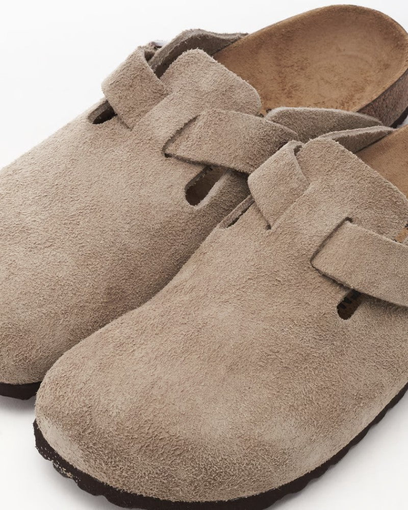 Birkenstock Boston clogs in Taupe Suede
