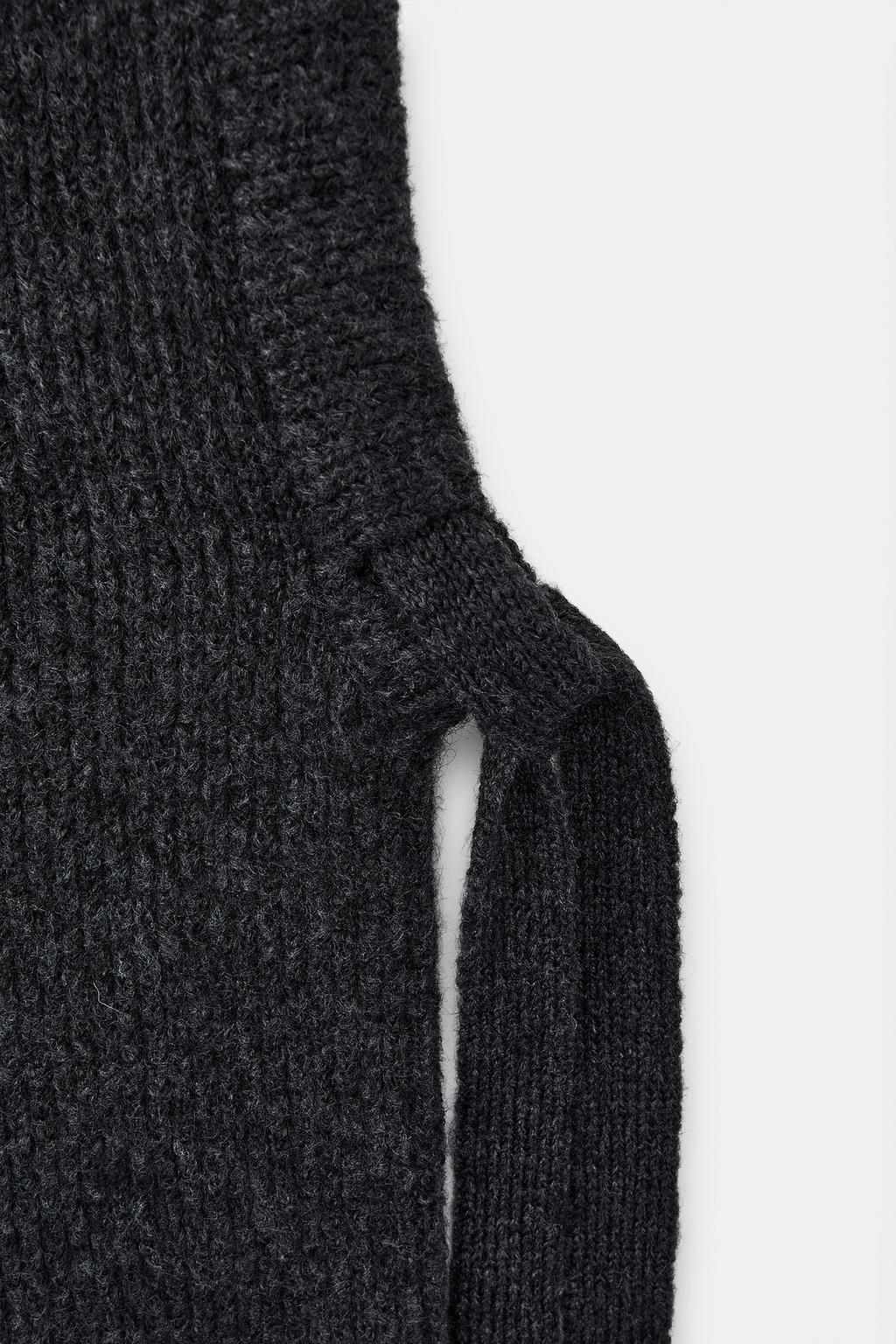 Zara RIBBED KNIT HOOD