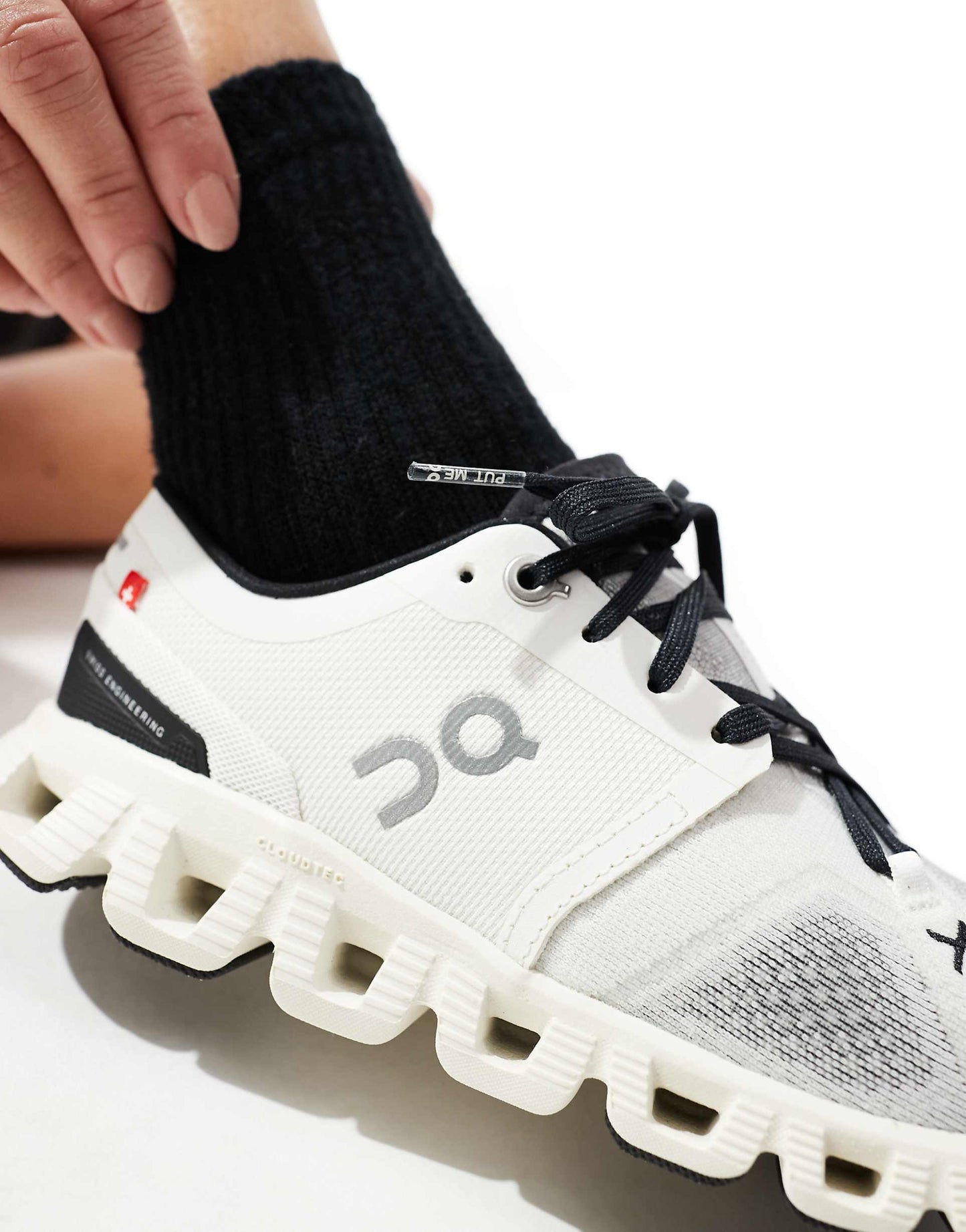 On Cloud X 3 unisex training trainers