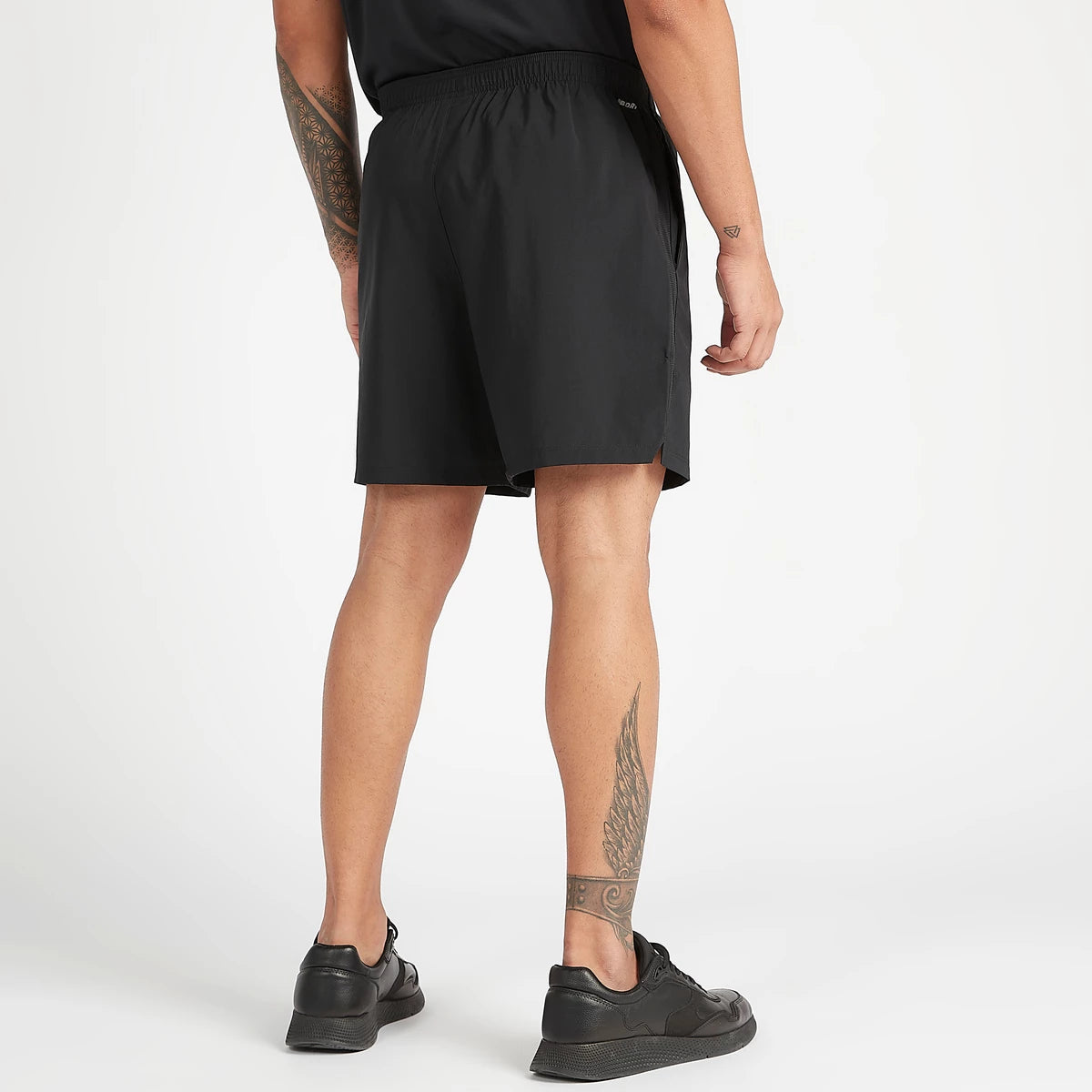 New Balance Accelerate Logo Print 7 In Shorts with Pockets Dry Fit