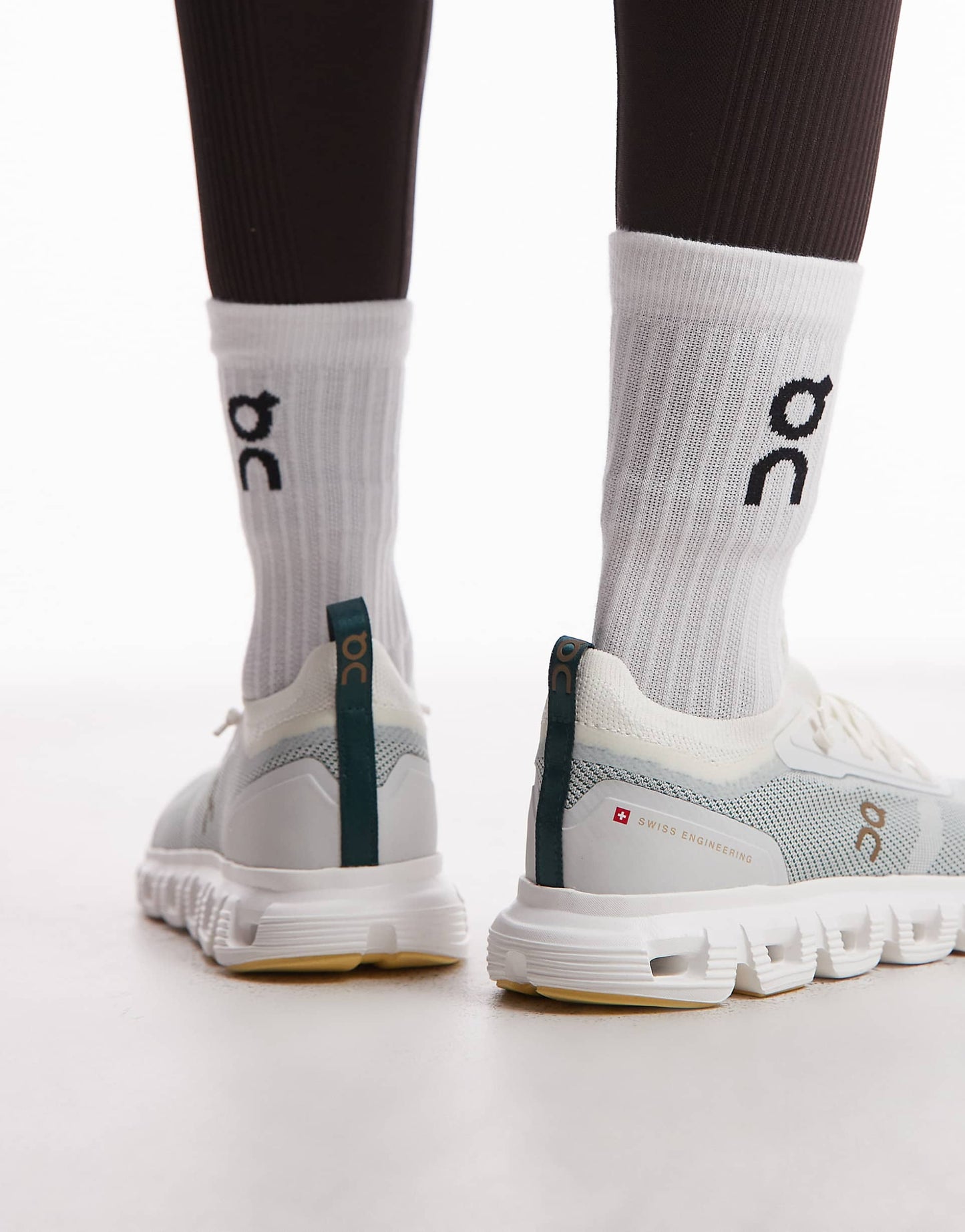 ON CLOUD 6 VERSA SHOES UNISEX