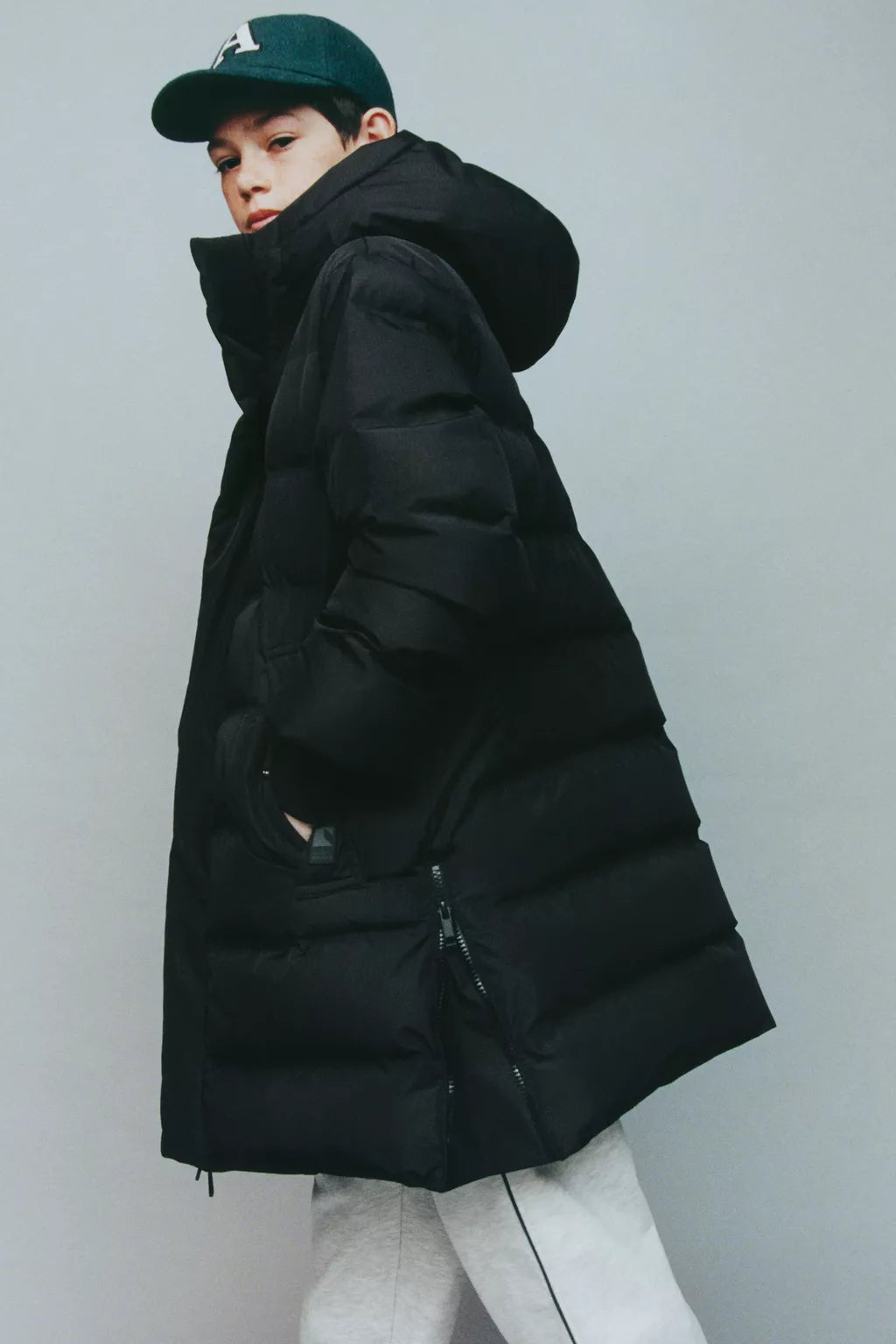 ZARA LONG 50% FEATHER AND 50% DOWN WATER REPELLENT
PUFFER JACKET