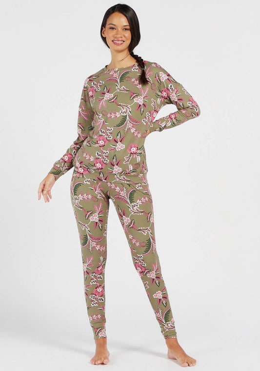 Pajama set with pants and a long-sleeve printed T-shirt