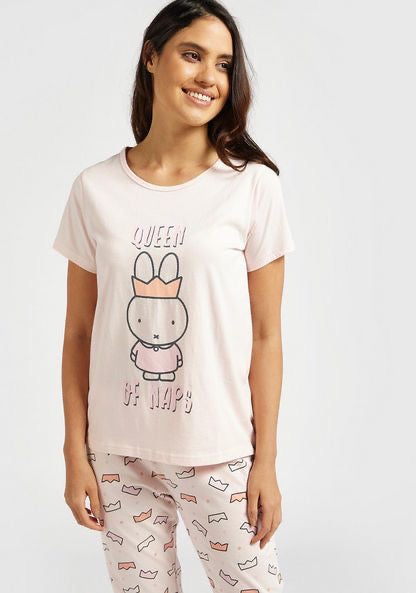 Pajama set with pants and a short-sleeve printed T-shirt