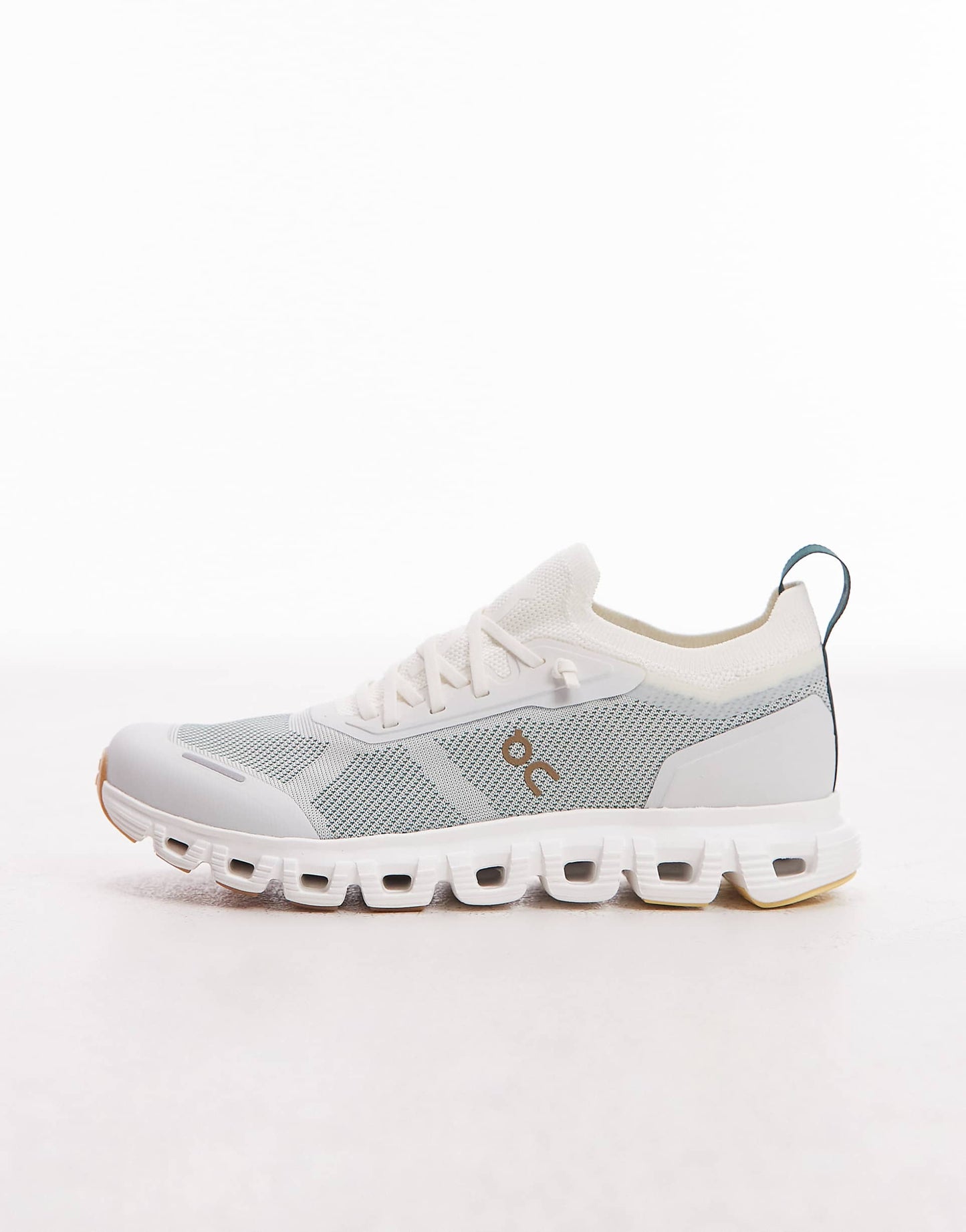 ON CLOUD 6 VERSA SHOES  UNISEX
