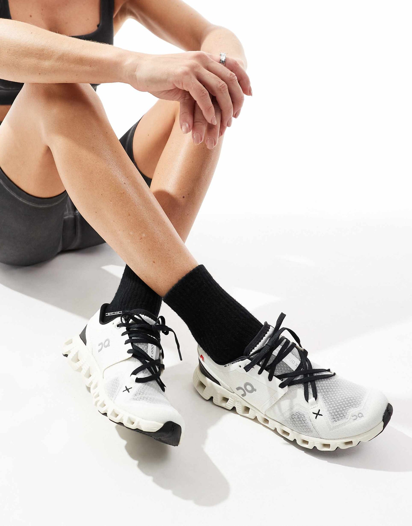 On Cloud X 3 unisex training trainers