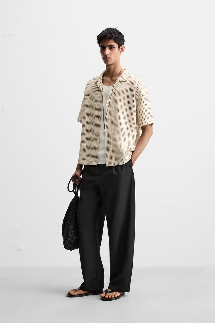 Zara Relaxed fit shirt made of open weave. Spread  Front button closure beige