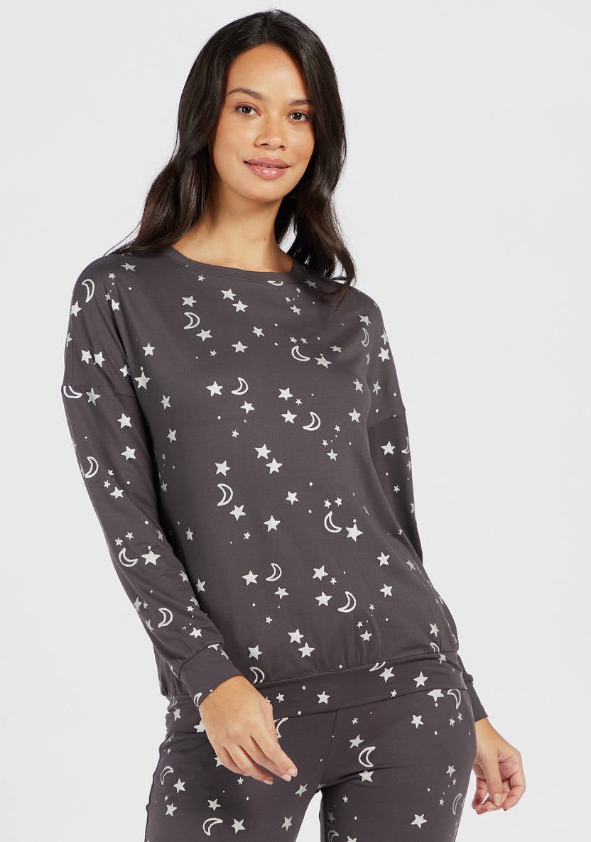 Pajama set with pants and a long-sleeve printed T-shirt
