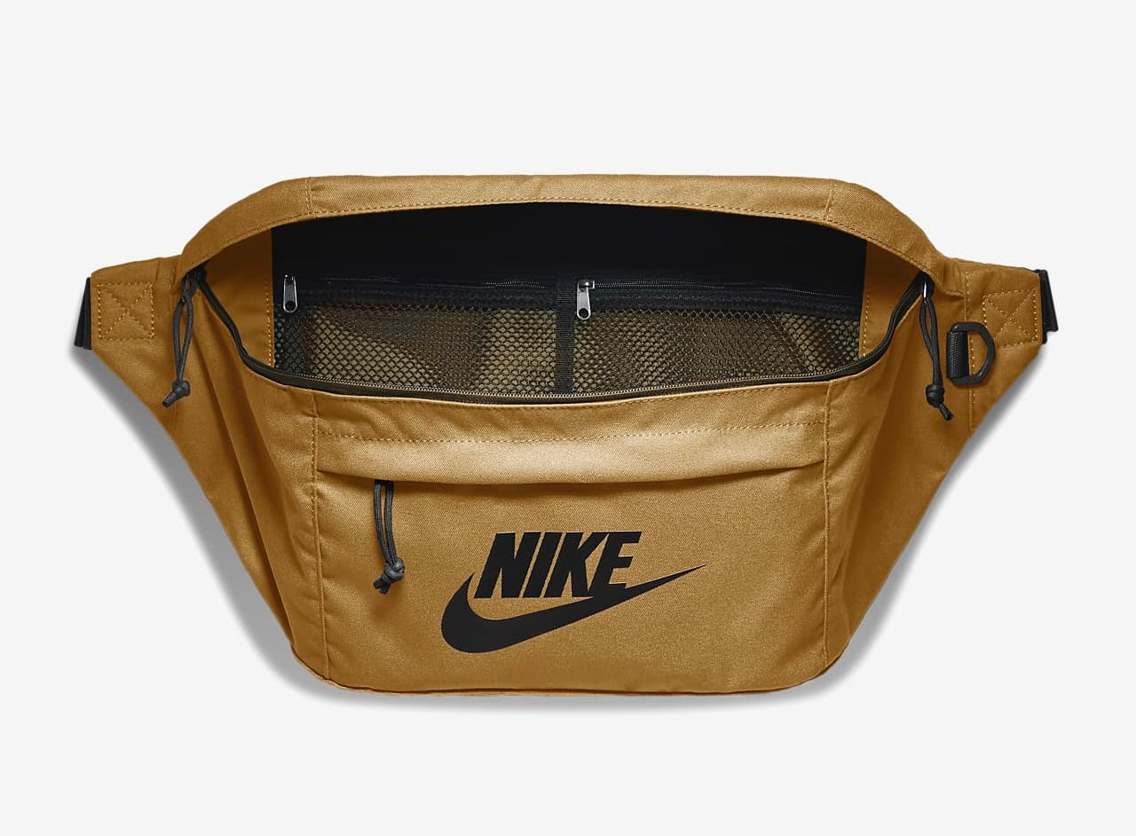 NIKE TECH HIP PACK CAMEL
