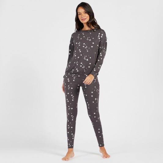 Pajama set with pants and a long-sleeve printed T-shirt