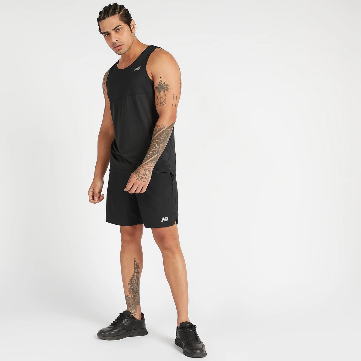 New Balance Accelerate Logo Print 7 In Shorts with Pockets Dry Fit