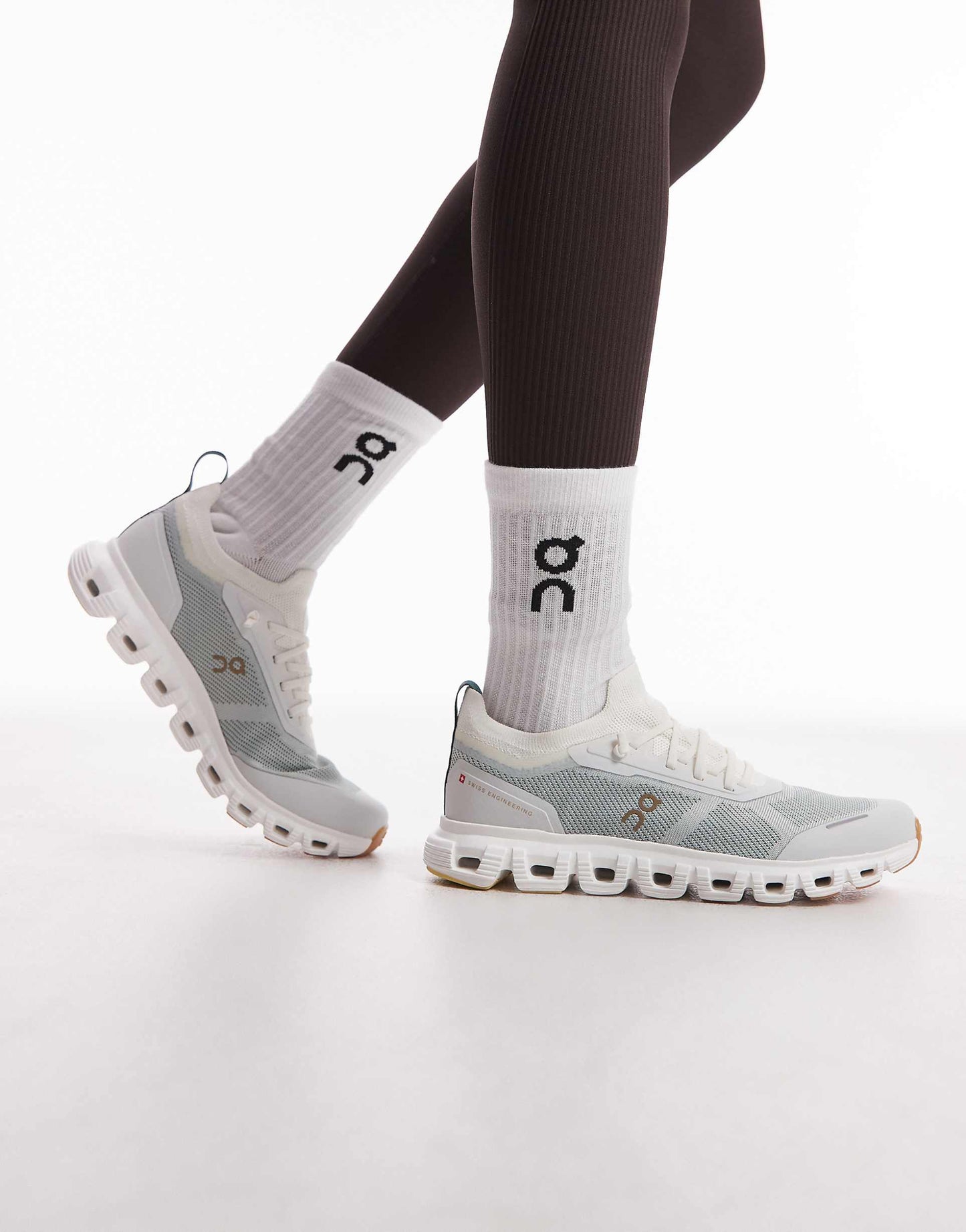 ON CLOUD 6 VERSA SHOES  UNISEX