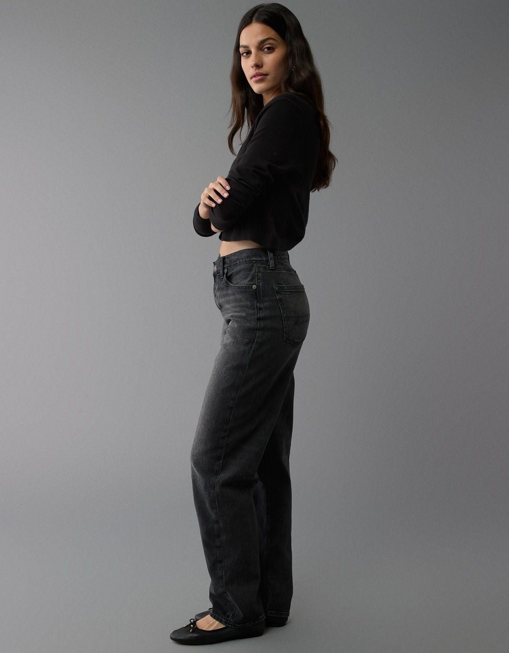 AMERICAN EAGLE WOMEN BLACK STRIGID SUPER HIGH-WAISTED BAGGY STRAIGHT JEAN