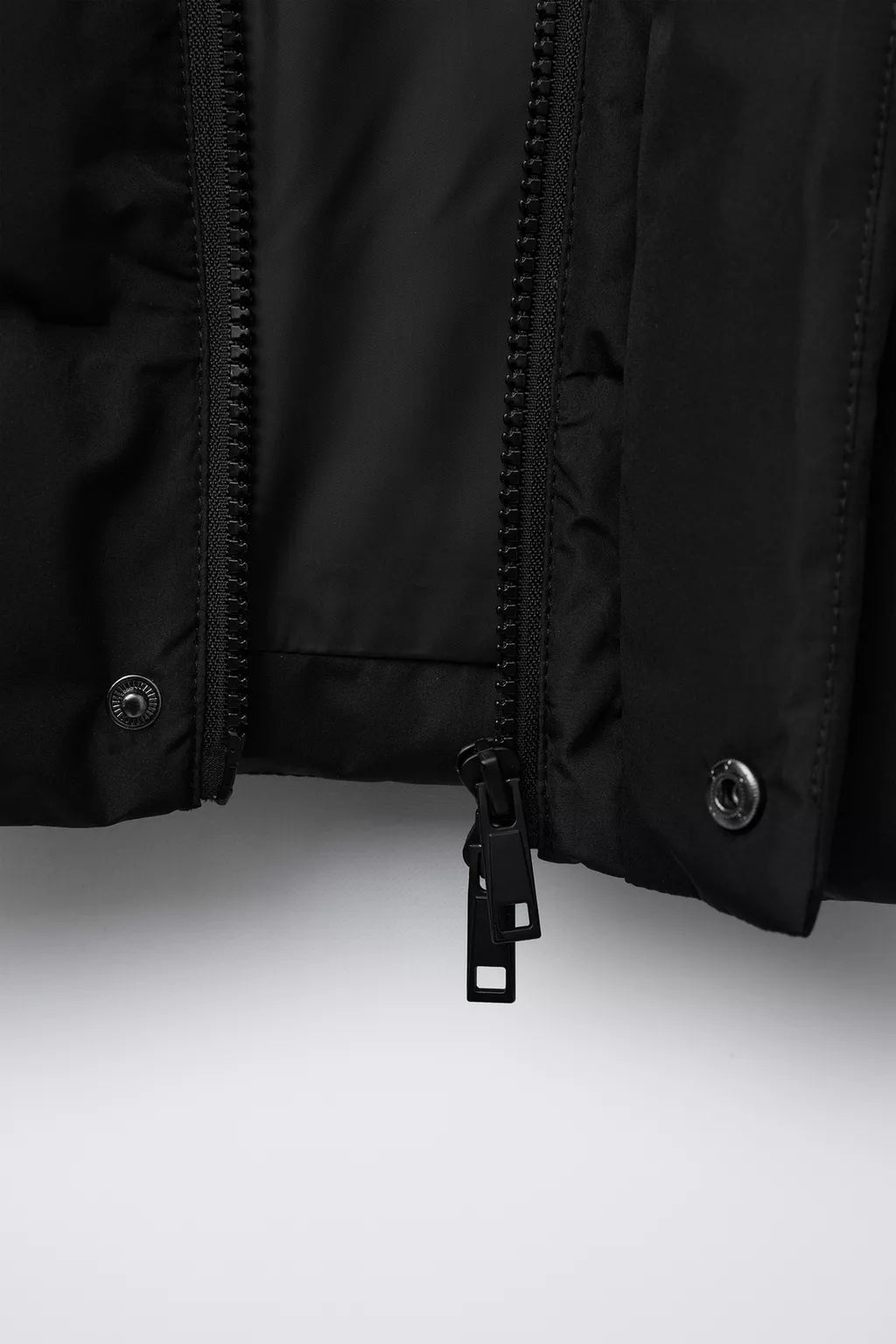 ZARA LONG 50% FEATHER AND 50% DOWN WATER REPELLENT
PUFFER JACKET