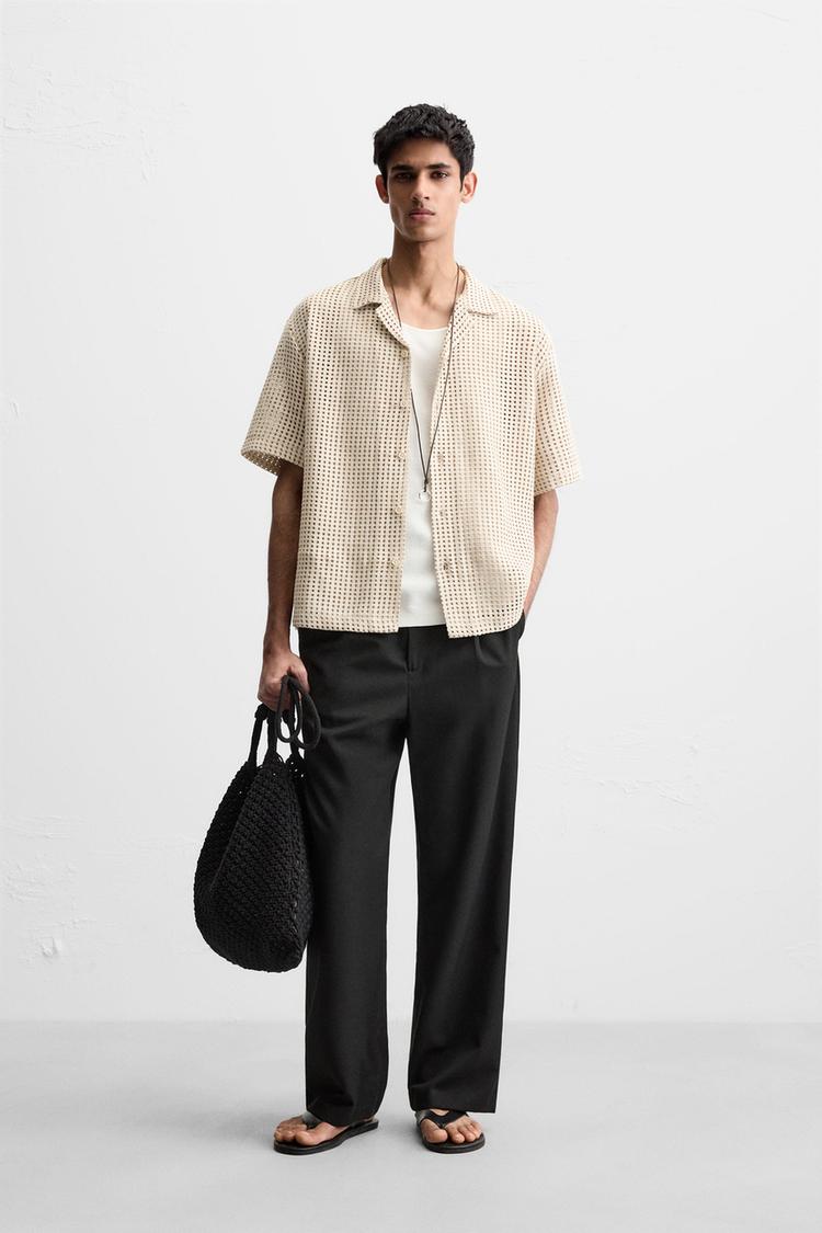 Zara Relaxed fit shirt made of open weave. Spread  Front button closure beige