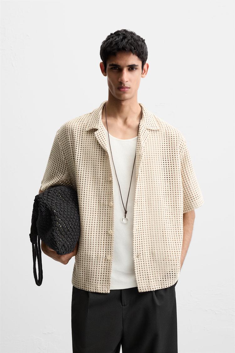 Zara Relaxed fit shirt made of open weave. Spread  Front button closure beige