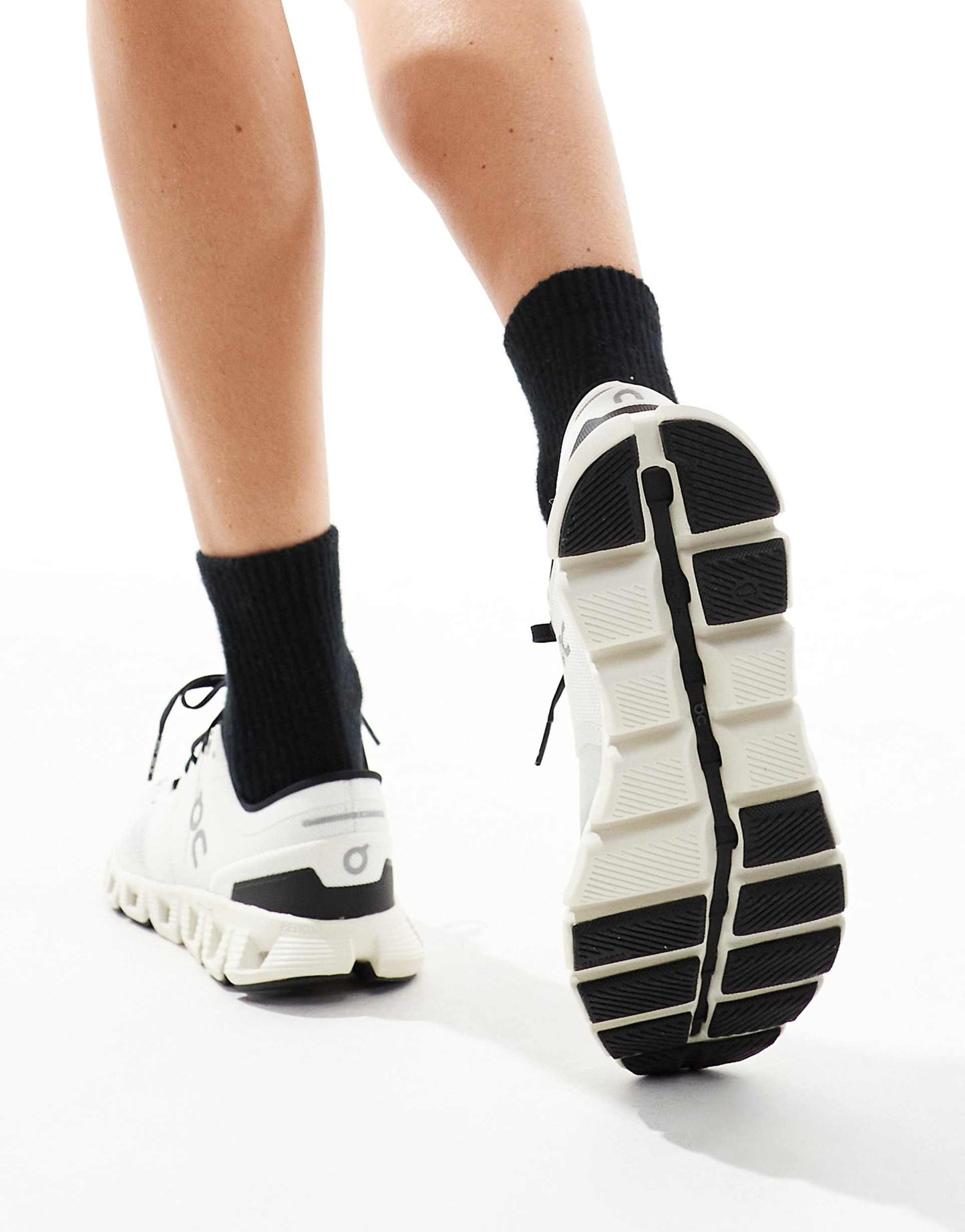 On Cloud X 3 unisex training trainers