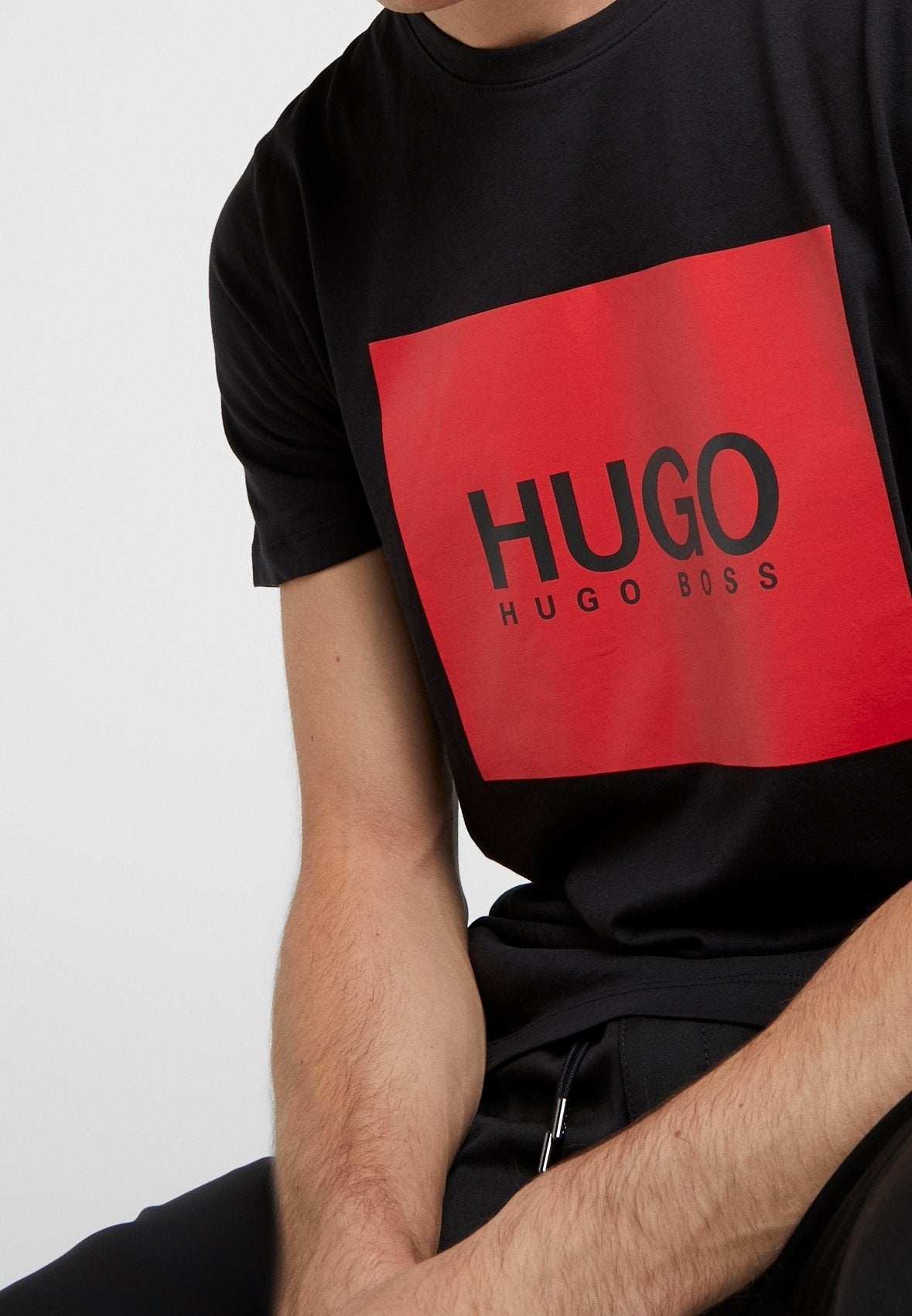 HUGO SQR RED LOGO TSHIRT BLACK
